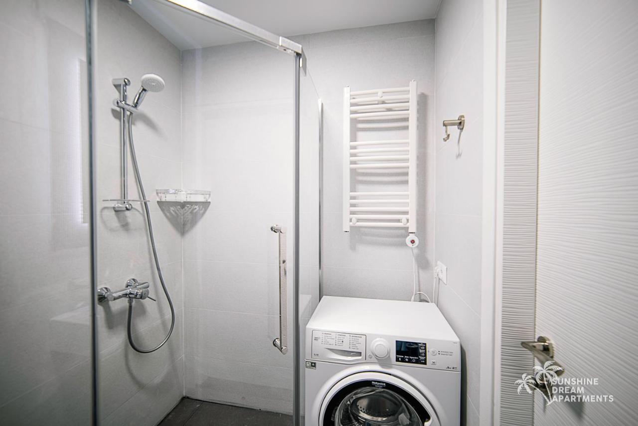 Sunshine Apartments Orbi Beach Tower Batumi Exterior foto